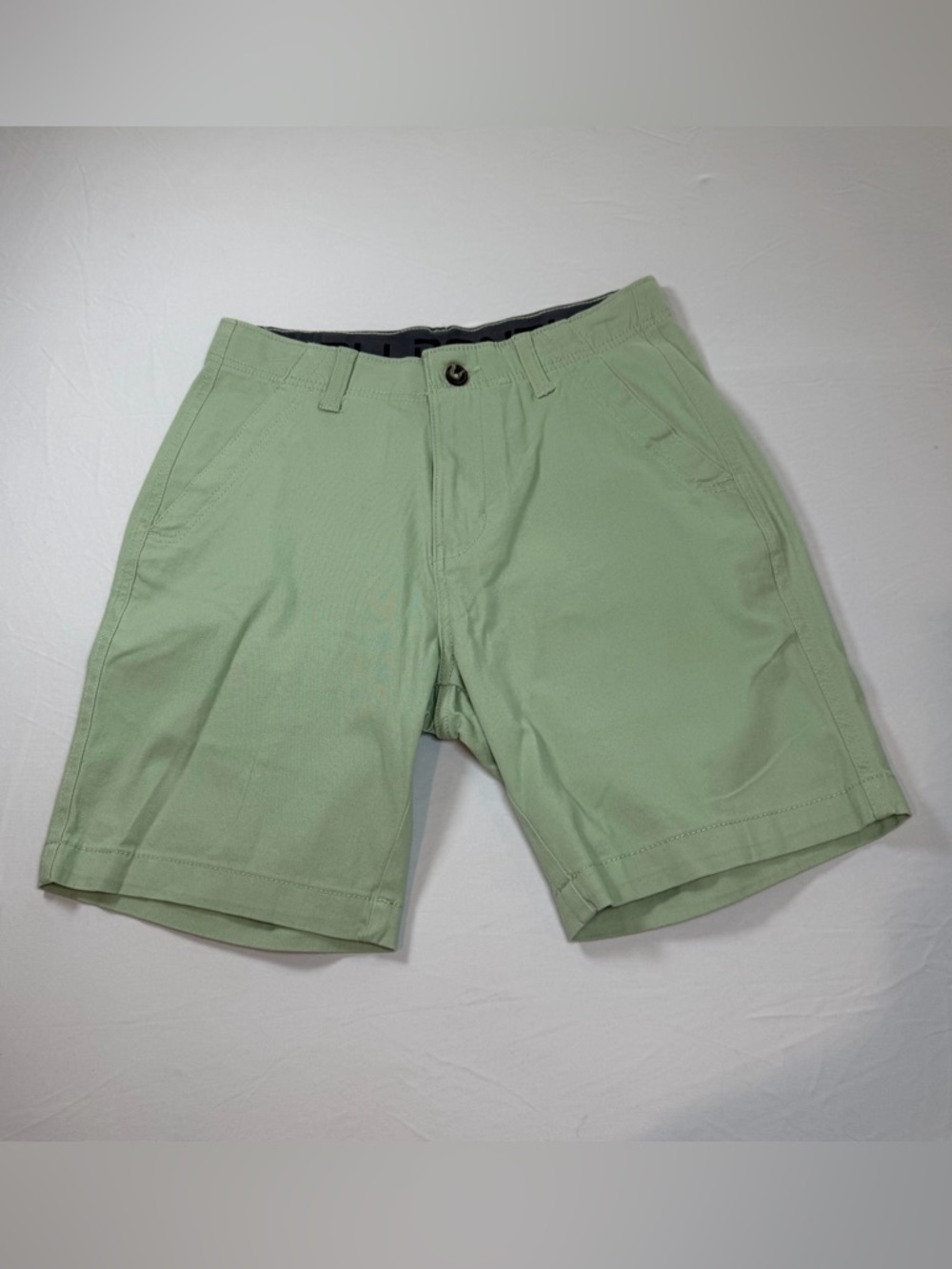 Denali Men's Sage Green Flat Front Casual Shorts Bermuda Size 30
